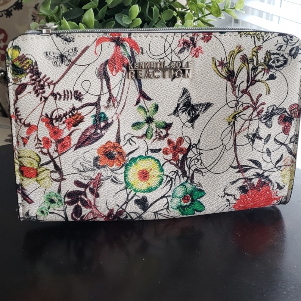 Kenneth Cole Crossbody Bag